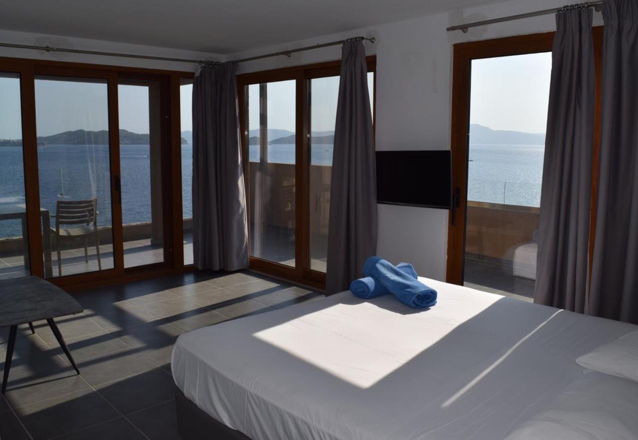 Cape Kanapitsa Hotel & Suites Exterior photo
